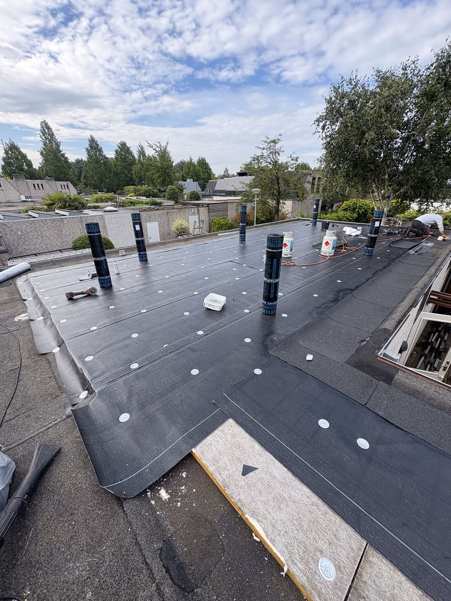 Regio Brabant - Plat dak renovatie met isolatie - foto 1